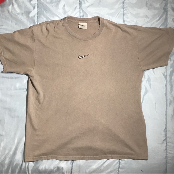 3D METALLIC NIKE SWOOSH T-SHIRT (VINTAGE) - Picture 1 of 3